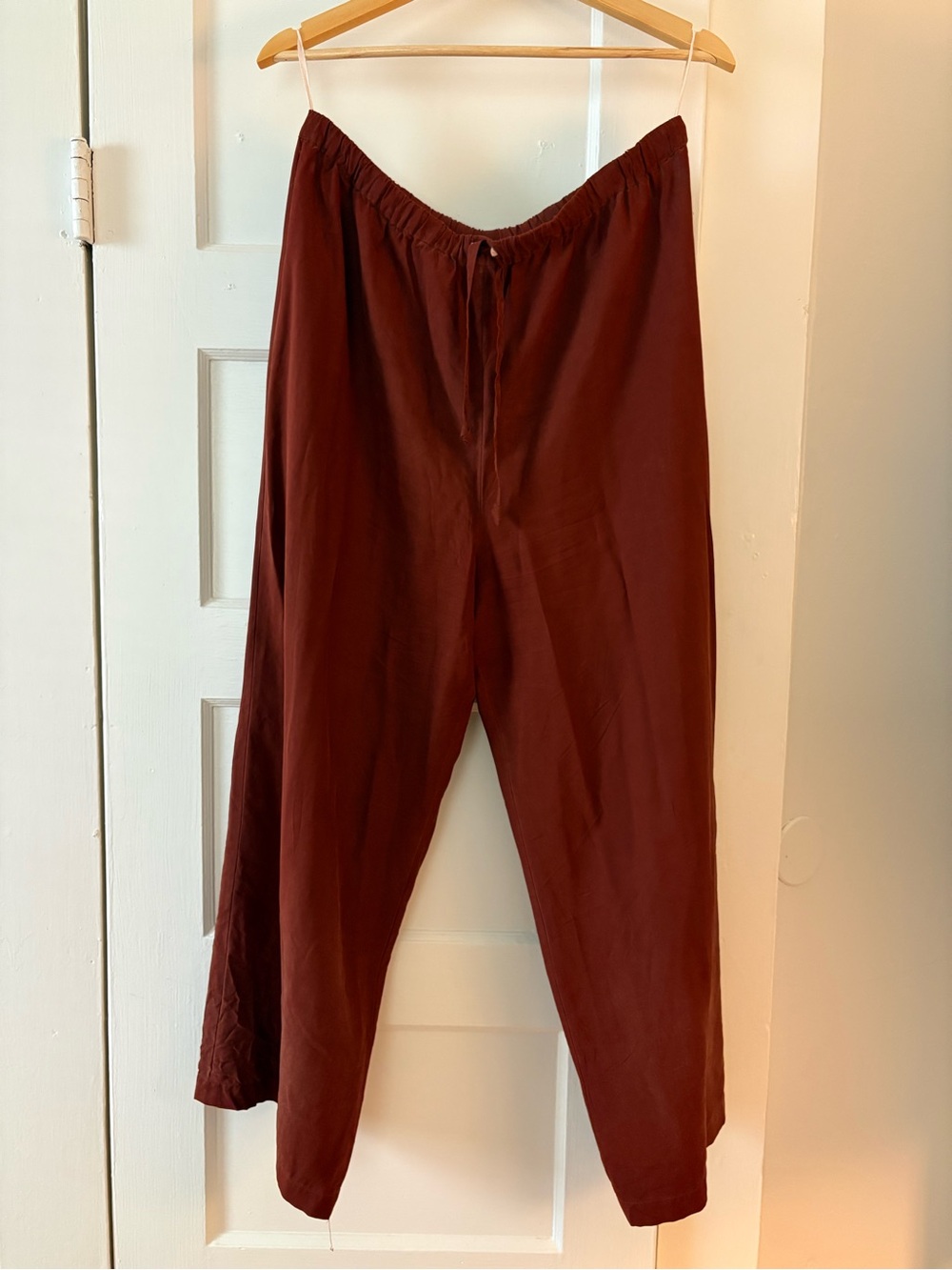 Ann Taylor womens Drawstring Joggers in Burgundy 100% silk